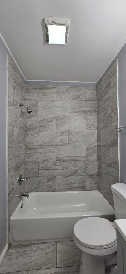 Building Photo - Beautiful 2/1 Single Family Home in Gibsonton! Apply for FREE This Holiday Season!