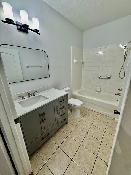 Master Bath - 4833 Cypress Woods Dr