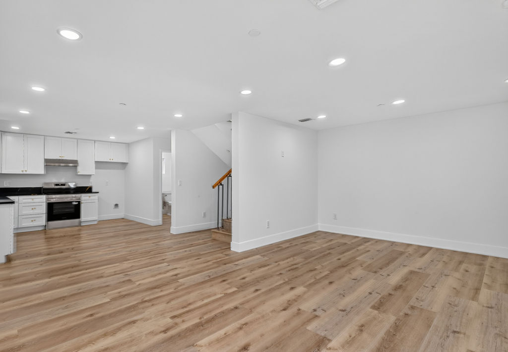 Building Photo - 9614 Bartee Ave