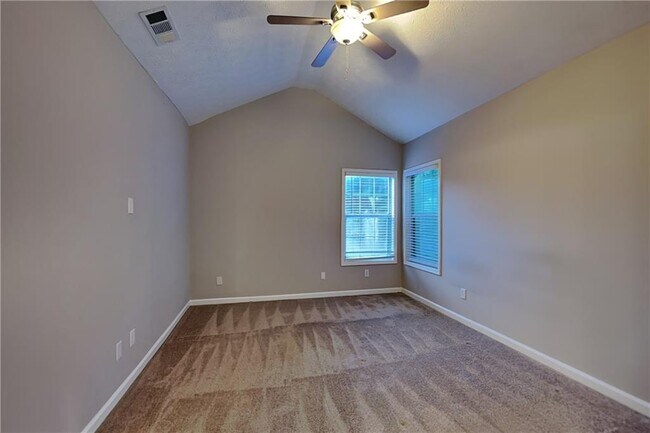 Building Photo - 5027 Wesleyan Dr
