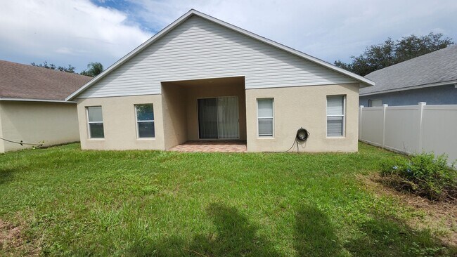 Building Photo - 1813 Greystone Heights Dr