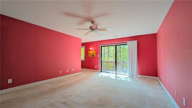 Building Photo - 2939 Rivercrest Dr