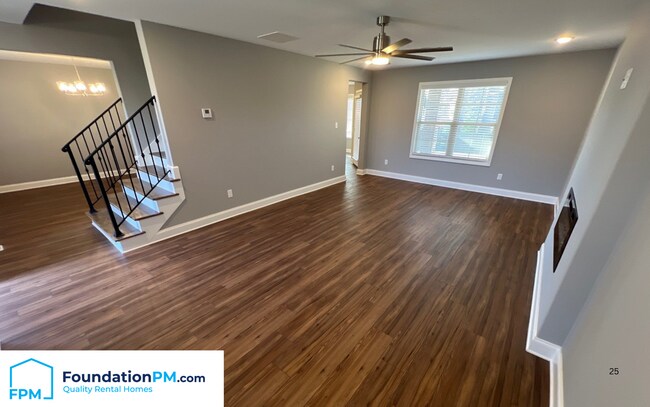 Building Photo - 9978 Messana St