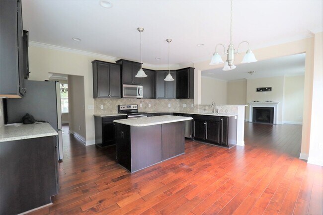 Building Photo - ~~ Beautiful home in Mackintosh on the Lake ~~