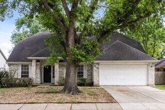 Building Photo - 4635 Linden Pl