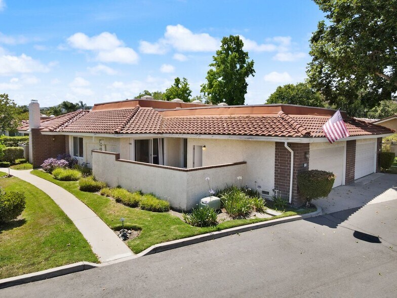 Building Photo - 2130 Portola Ln
