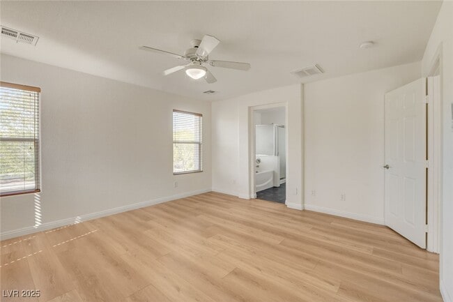 Building Photo - 10808 Wallflower Ave