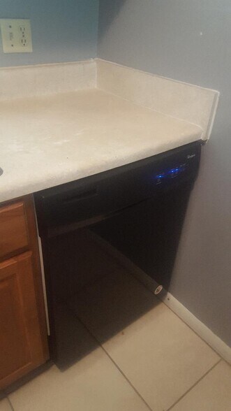 Building Photo - 360 S 7th St