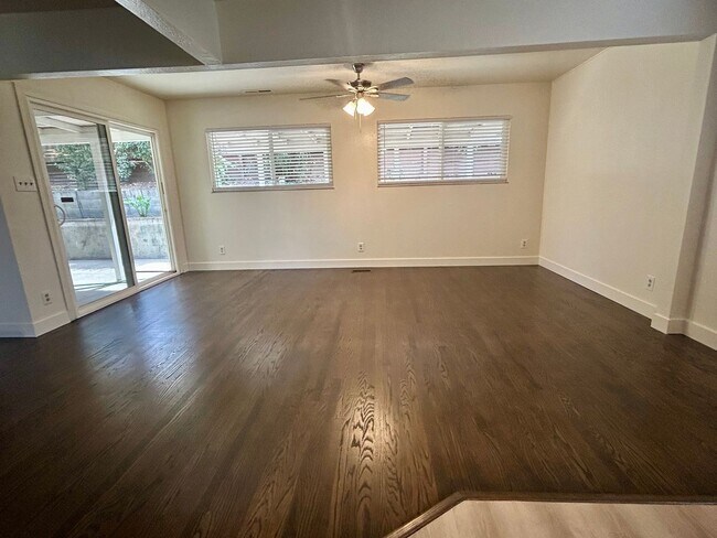 Building Photo - 4227 Veronica Ave