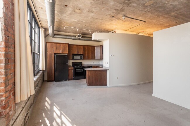 Building Photo - Graphic Arts Lofts