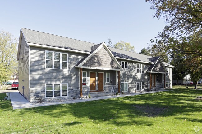 Building Photo - Baybrooke Properties