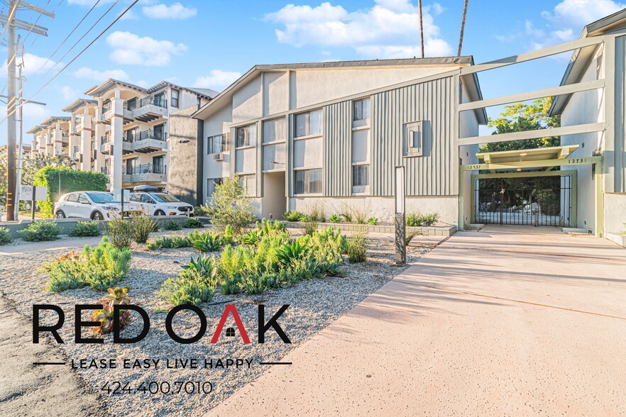 Building Photo - 12737 Moorpark St