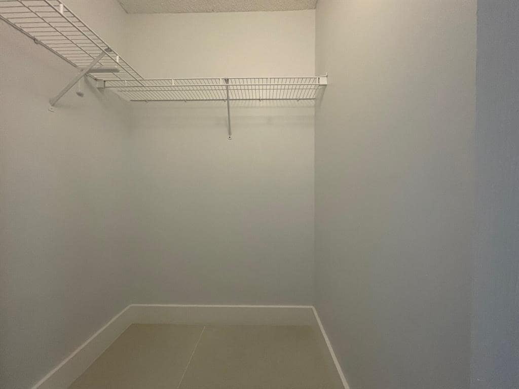 Building Photo - 1630 Zenith Way