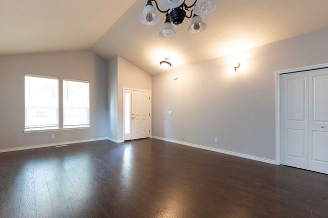 Building Photo - 16130 SW Loon Dr