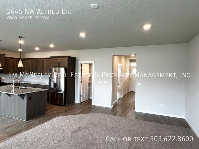 Building Photo - 2645 Alfred Dr