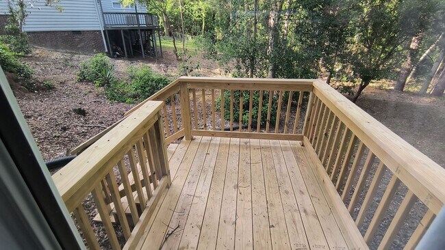 Building Photo - 423 Brightwood Dr