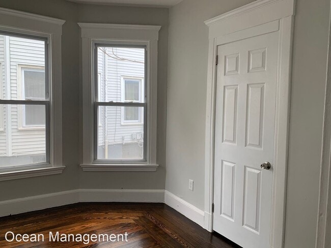 Building Photo - 364 Edgewood Ave