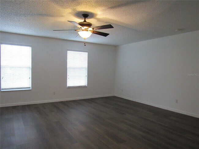 Building Photo - 202 Walnut Crest Run