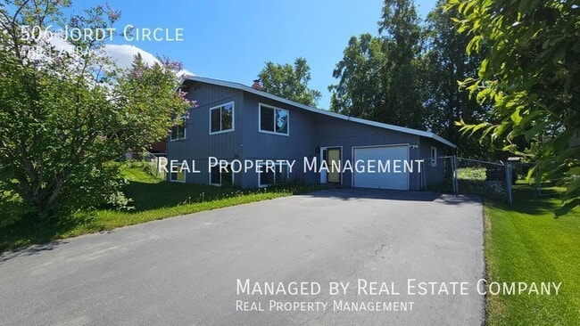 Primary Photo - 506 Jordt Cir