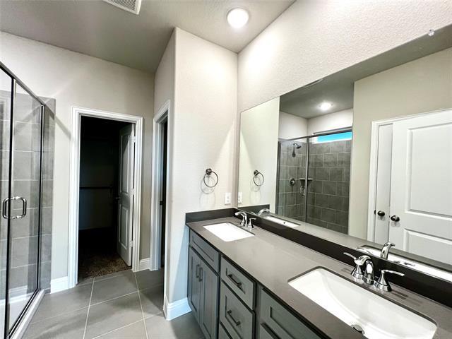 Building Photo - 2803 Woodland Ct