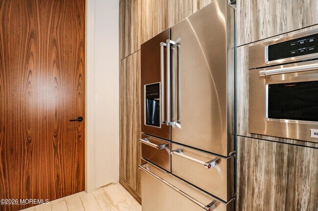 Building Photo - 33 Cooper Ave