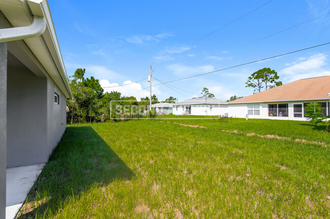 Building Photo - 883 Wheatley St SE