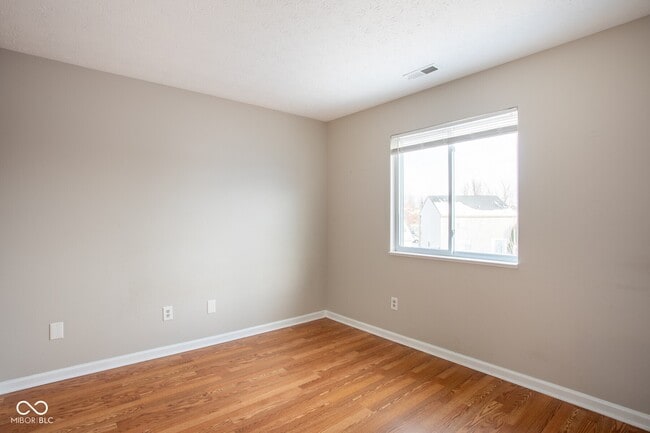 Building Photo - 700 Mountain Pine Dr