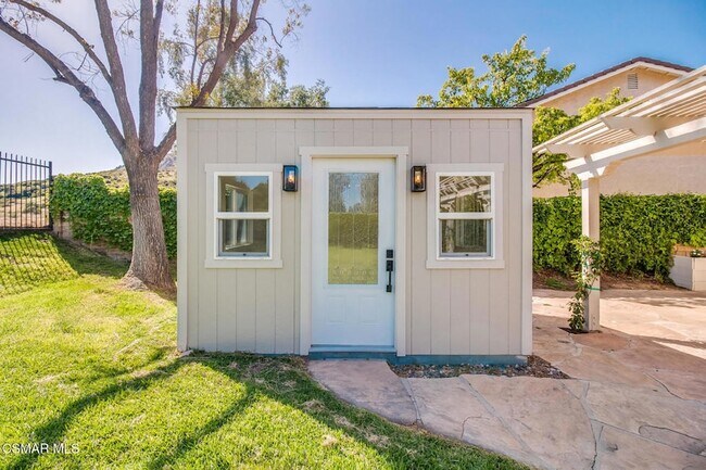 Building Photo - 6823 Castle Peak Dr