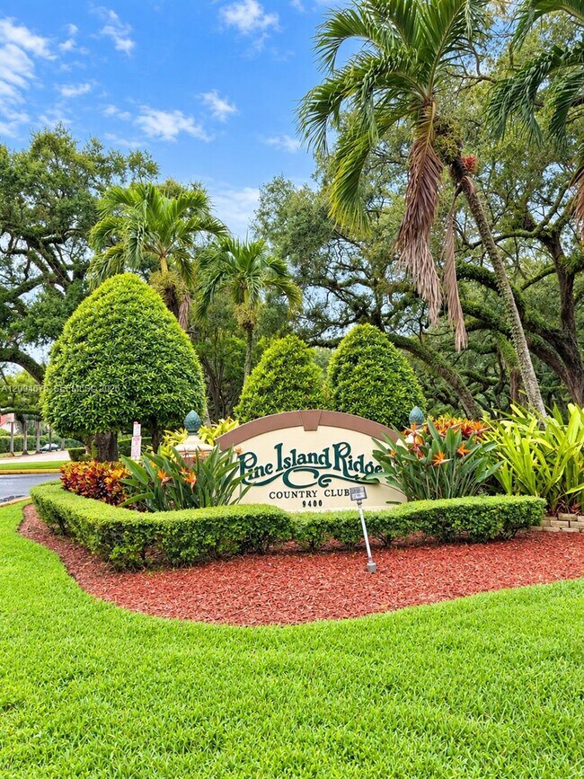Building Photo - 9440 Poinciana Pl