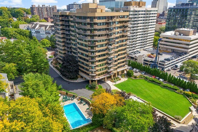 Building Photo - 25 Rockledge Ave