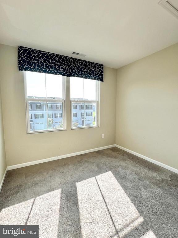 Building Photo - 123 Wye Oak Dr