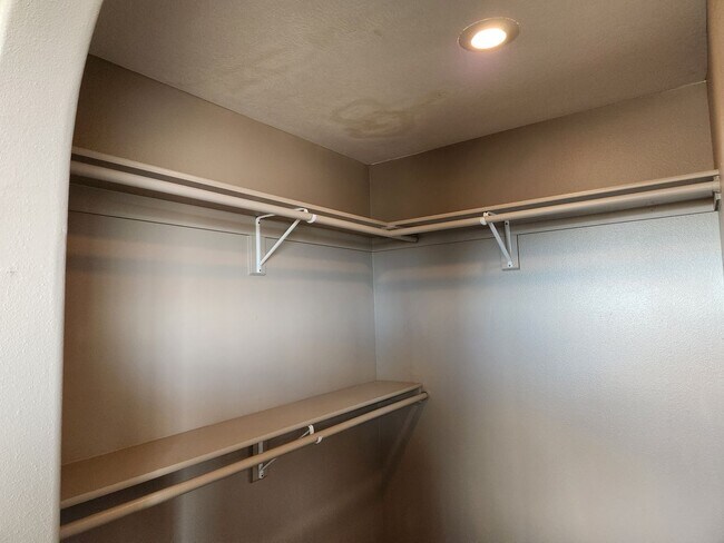 Building Photo - 988 W 1225 S