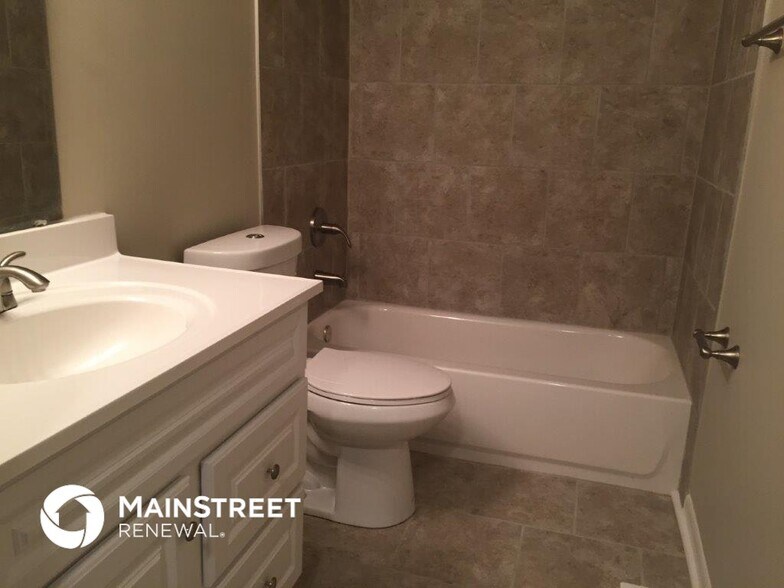 Building Photo - 1419 Mutz Dr