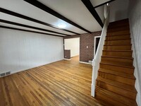 Building Photo - 3 Bed 1 Bath House for Rent