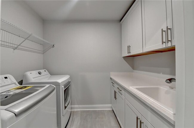 Building Photo - 204 Holsten Ln