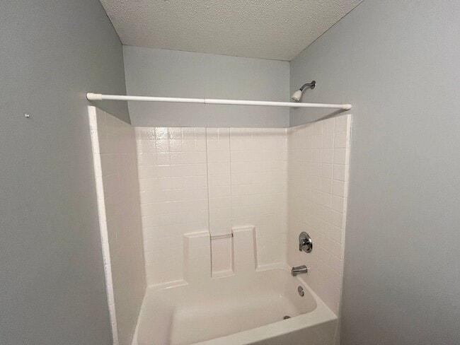 Building Photo - Classic 3BD, 2BA Apex Home in a Prime Location with a Fully Fenced Yard