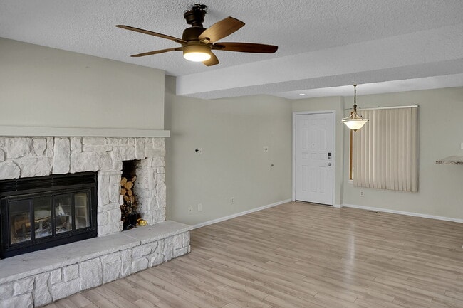Building Photo - $1,695.00 - HALF OFF First Months' Rent - 2 Bedrooms, 2 Bathrooms, Apartment in Colorado Springs ...