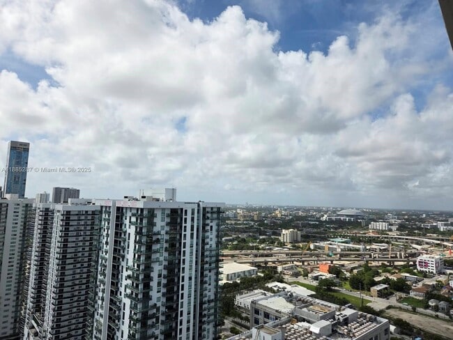 Building Photo - 1600 NE 1st Ave