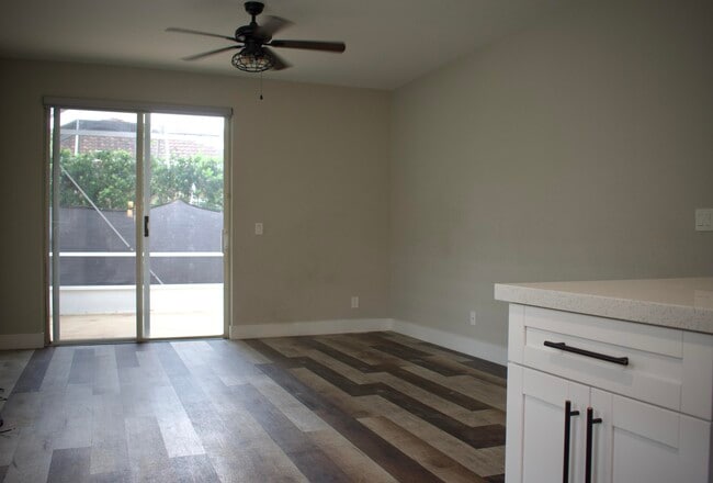 Building Photo - 4907 Pelican Manor