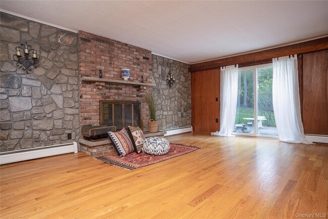 Building Photo - 551 S Pascack Rd