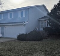 Building Photo - 3-Bedroom Tri-Level Home in Hillcrest