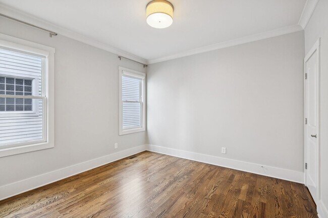 Building Photo - 2310 Vaulx Ln