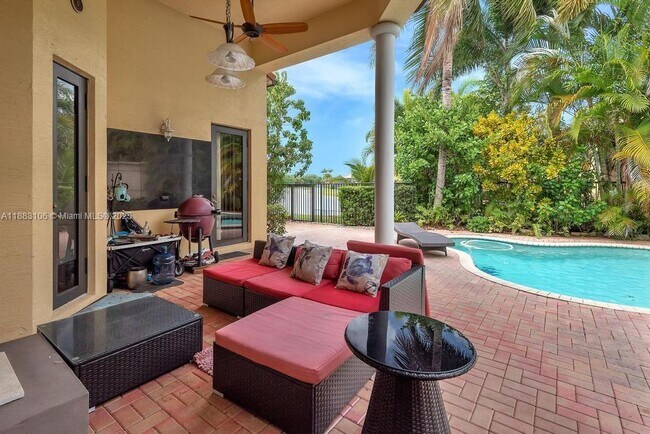 Building Photo - 17931 Lake Azure Way