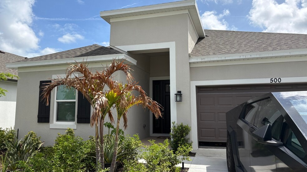 Front of the house - 500 SE Ranch Oak Cir