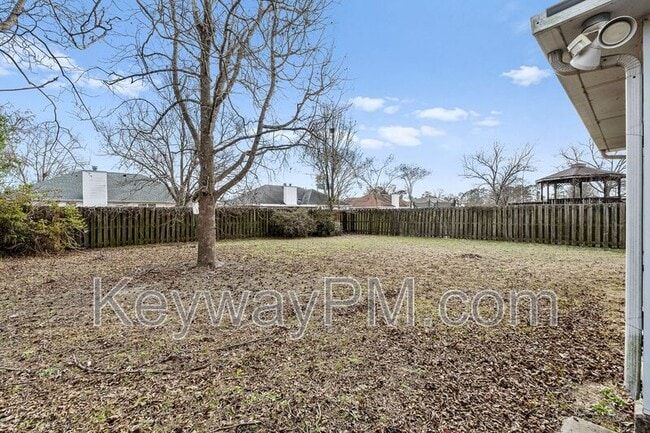 Building Photo - 137 Summerfield Cir