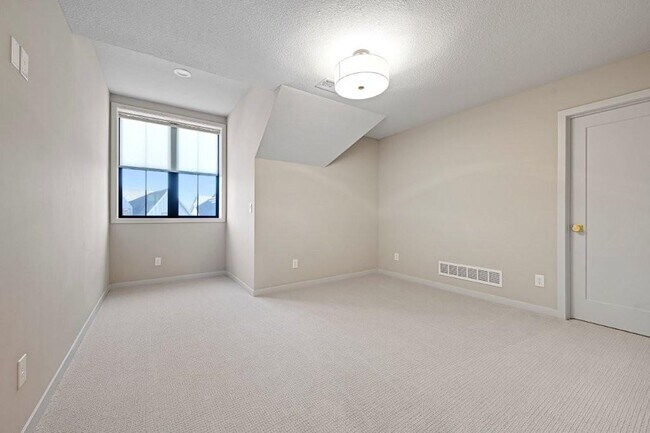 Building Photo - 16649 Garnett St