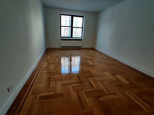 Building Photo - 3 bedroom in BRONX NY 10456