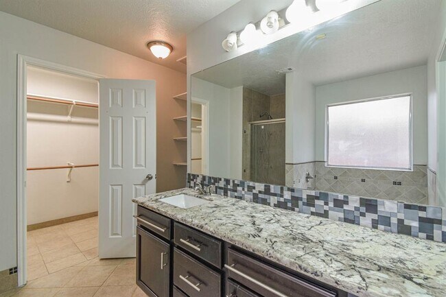 Building Photo - 8914 Emerald Heights Ln
