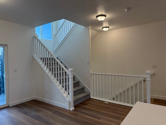 Building Photo - 515 S 800 W