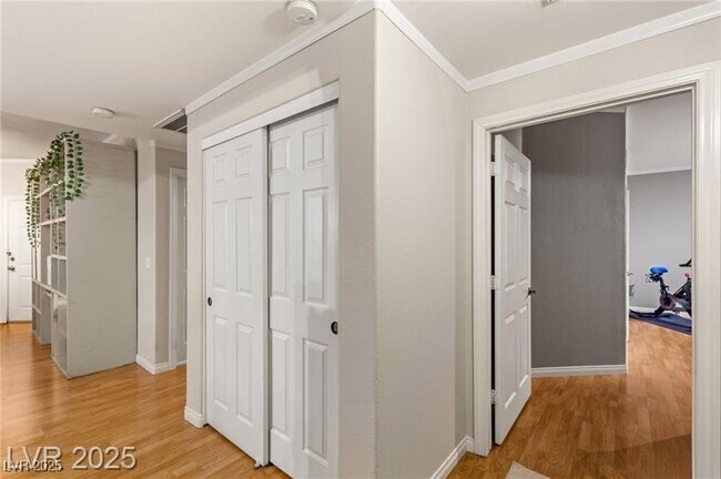 Building Photo - 5855 Valley Dr